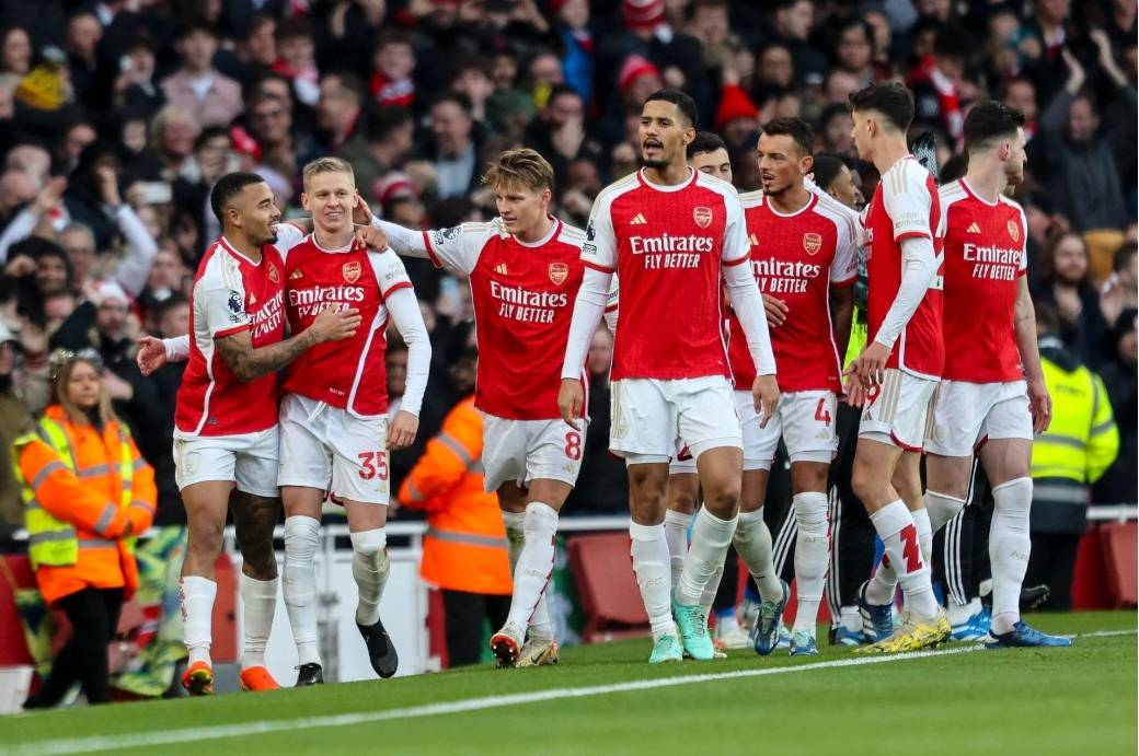 包含关键时刻CBA常规赛焦点战，阿森纳刷新队史纪录，质疑声仍在，高层口径保持一致的词条-米兰电竞