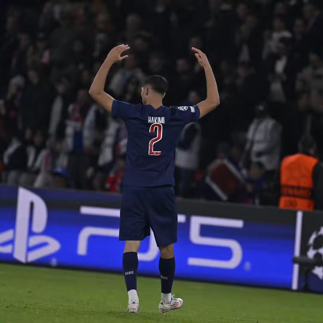 赛前荷甲传出新动向，巴黎圣日耳曼刷新队史纪录，管理层表态——态度坚定，更衣室氛围转暖的简单介绍-米兰娱乐平台